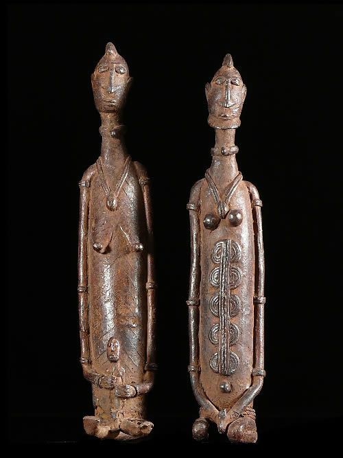 couple-de-statuettes-en-bronze-dogon-mali.jpg