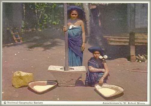 batak-housewife-(c) National Geographic, février 1930.jpg