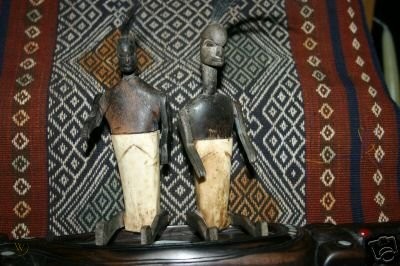 rare-pair-timor-buffalo-bone-wood-betel-figurine_1_31409c8f53f9295308a5c28e64c35ec5.jpg