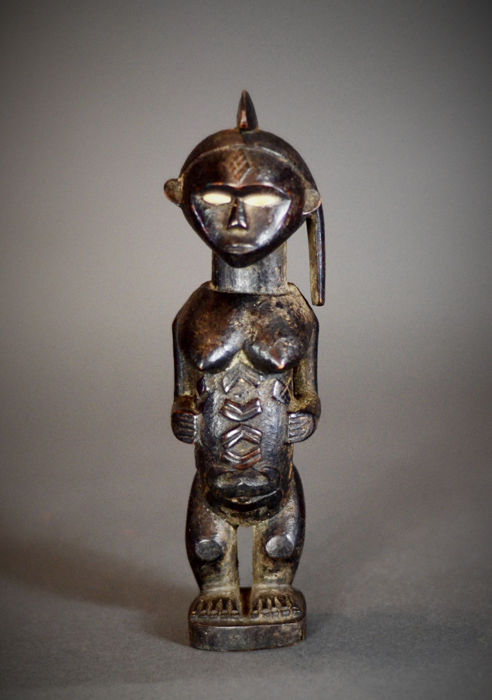 aaa-statue-féminine-Bembe-figure-de-puissance-H-21cm-bois-éclats-de-faïence-(peut-être-Mukuya).jpg
