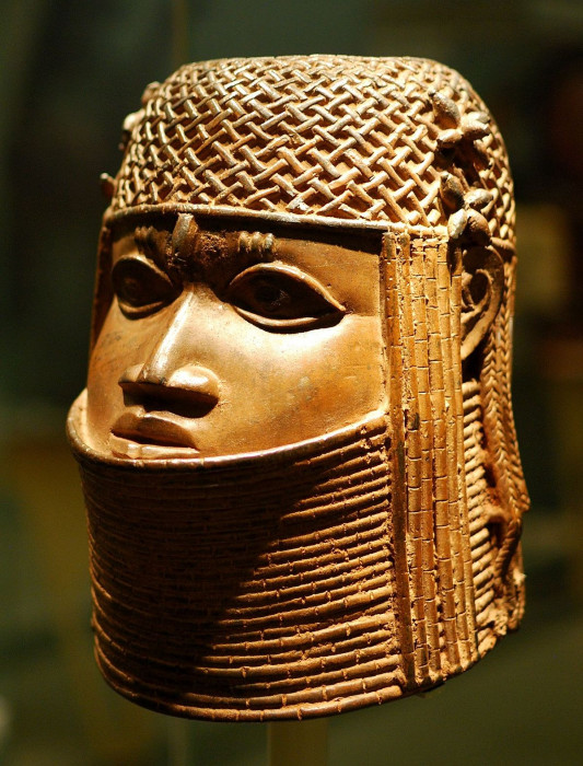 Benin_bronze_in_Bristol_Museum.jpg
