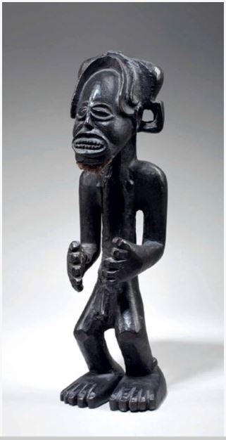 statue-de-chef-(mwanangana)-h-29cm-école-de-muzamba-(christie's).JPG
