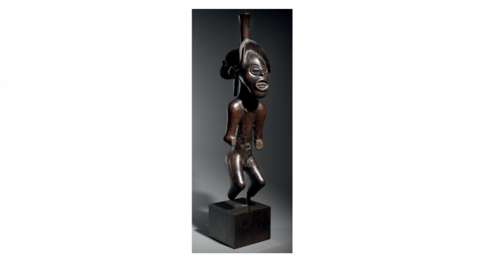 statue-de-chef-(mwanangana)-h-49cm-style-du-pays-d'origine-(muzamba).png