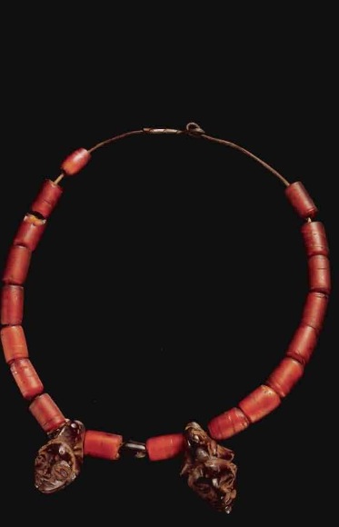 collier punu.jpg