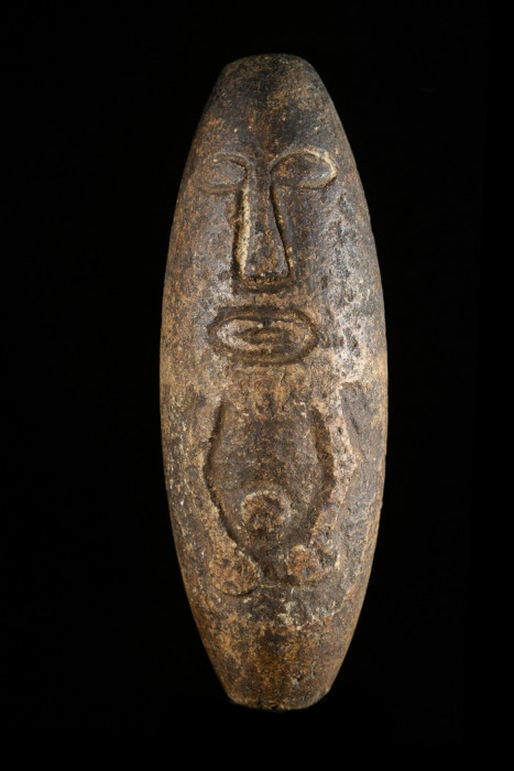 pierre-funeraire-sculptee-en-gres-mambila-nigeria.jpg