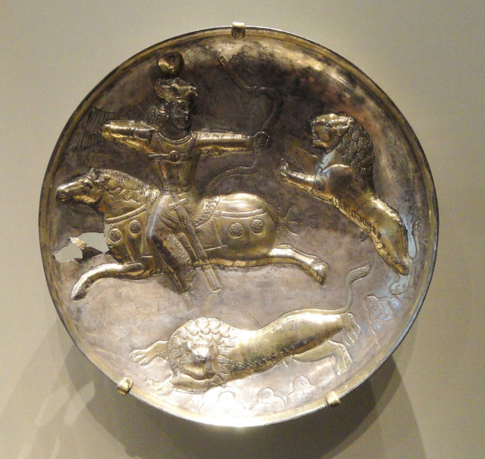 Hunting_King_Plate,_303-309_AD,_Sasanian,_Iran,_silver_and_gilt_-_Cleveland_Museum_of_Art_-_DSC08117.JPG