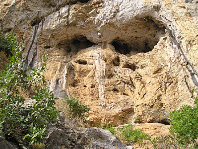 Bugarach Grotte de l'Homme.jpg