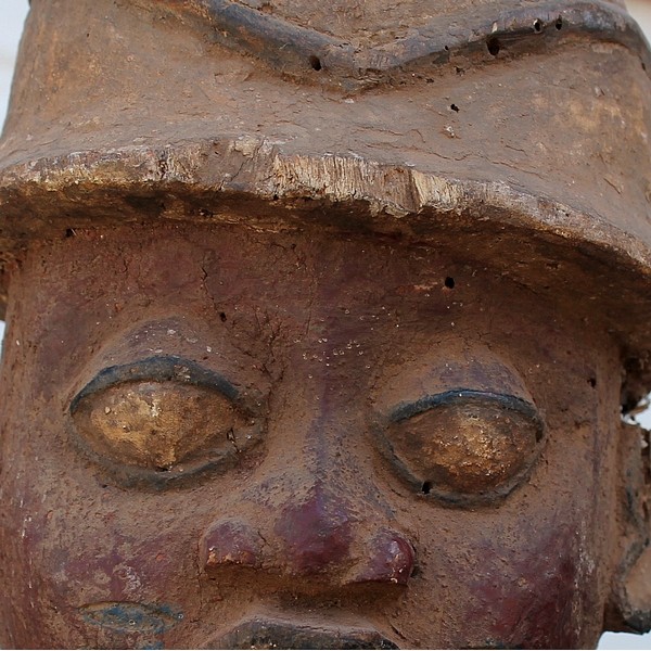 ancienne-statuette-colon-yoruba-1.jpg